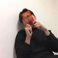  qq男生头像拿书遮脸的