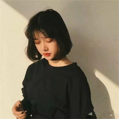  好看的短发女生头像,一生好运的打扮得很时尚的女生