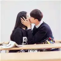  95后学生情侣头像