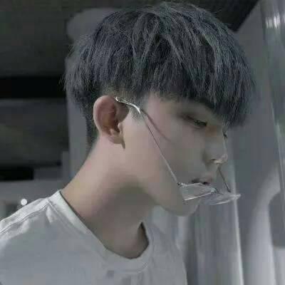  2018qq头像男生帅气冷酷超有范活不出自己也爱不好别人
