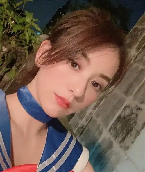  方媛晒万圣节变装照,扎双马尾少女感十足,嫁郭富城已三年多