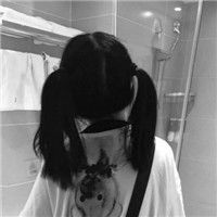  伤感女生黑白ins头像不在意的过往和你