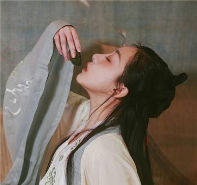  晏几道一首痴情词,诚挚有力,语浅情深,堪称经典,美得心醉
