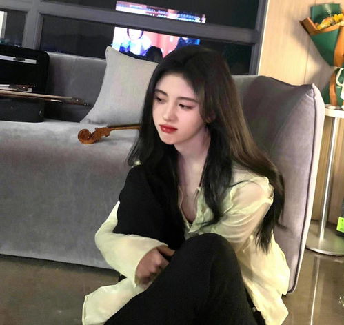  鞠婧祎晒下班自拍视频皮肤白皙少女感十足