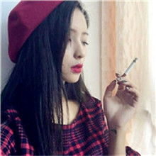  抽烟的女生头像女生抽烟的样子比较拽呢