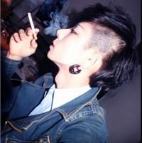  跪求男生安静的qq头像,