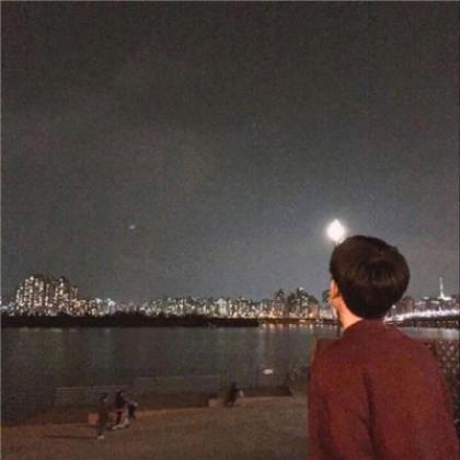  情侣头像背影一男一女两张,世间独有可遇不可求