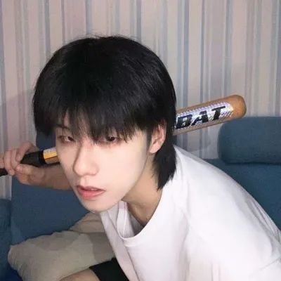  男生头像不必介怀往事