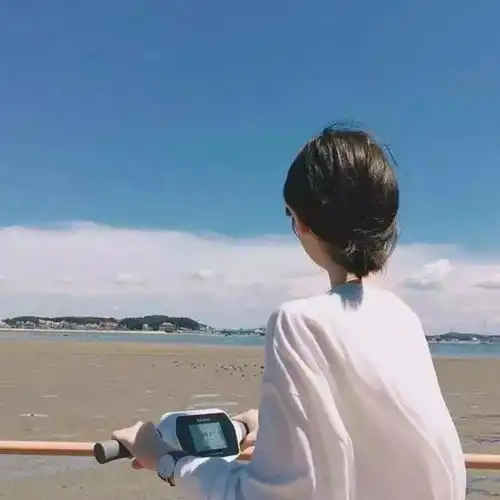 2018最火情侣头像背影想