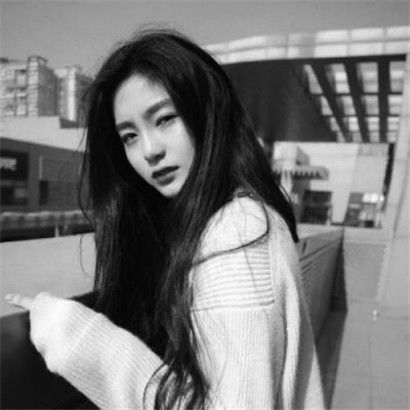  唯美气质女生头像黑白,安静中带着一种范儿