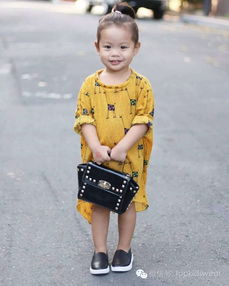  无包不出门看小妞如何打造夏日拎包客