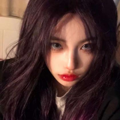  qq女生霸气头像,比较冷酷的美女