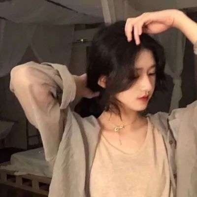  网易云热评用室友号加女友,她秒回我有男朋友,正开心她接着发
