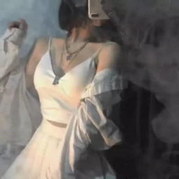  比较污的超拽女生头像骚气女生头像露肩露腿