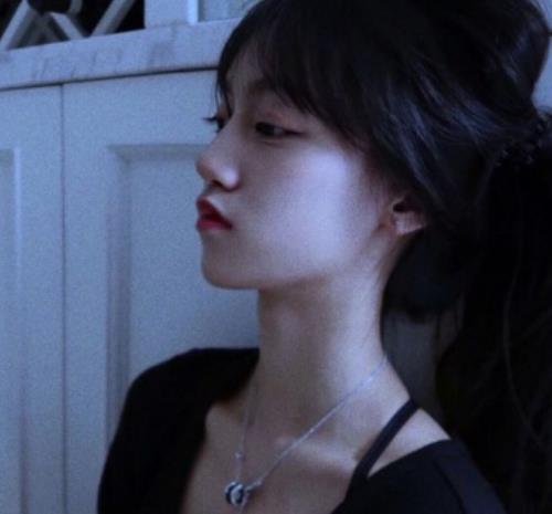  被上帝吻过脸的星座女,自以为矮搓妹,其实是九亿少男的梦