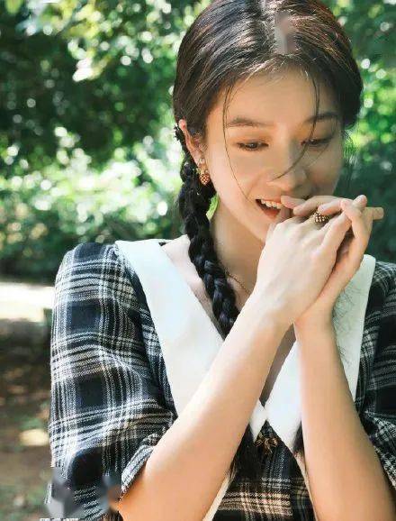  娃娃领少女感穿搭
