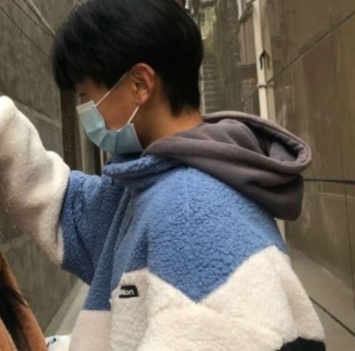  男生下意识发你4字qq,心里早已把你当老婆,丫头珍惜