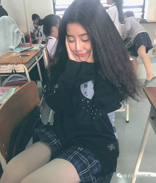  这个妹子吃了催熟剂吗才16岁就这么性感,让人燥热
