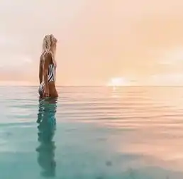  一张照片9000美金这对情侣边旅行边拍照