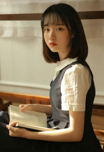  美女欣赏校园美少女冷艳可人私房可爱呆萌写真