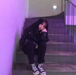  爱情就像沙漏,心满了,脑子就空了