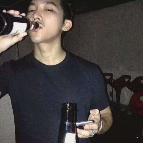  求男生高冷霸气的网名,求高冷,冷漠的男生头像