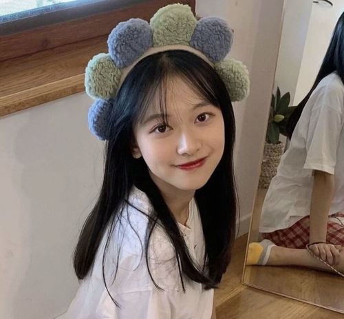 开学招桃花的女头会有人将爱意藏四五年