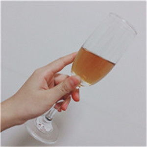  伤感头像女生冷淡喝酒痛苦的女生样子也是比较拽的