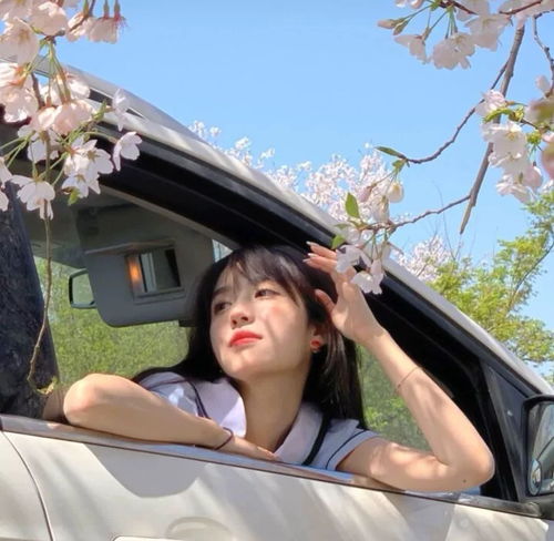  女生情绪头像学生头像