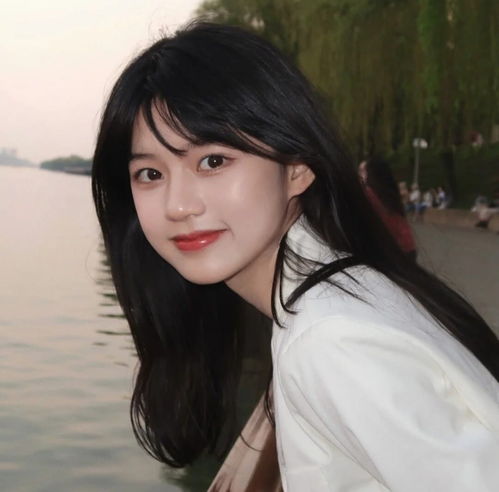  真人女生头像太久没有和对方说话,都已经忘了曾经彼此是多么