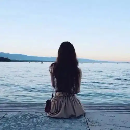  唯美海边头像,不是我不起,是床拉着我