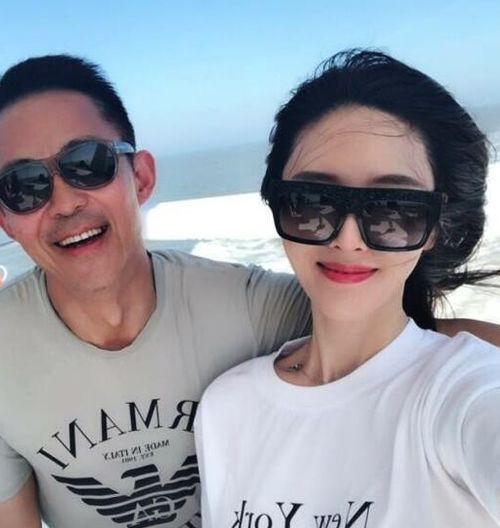  演员潘雨辰和多情的侯勇结婚2年后分开,独自抚养女儿至今未嫁