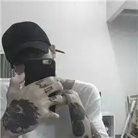  男生头像戴帽子遮脸