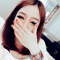  自拍的图片女唯美半遮脸微信头像图片大全