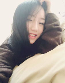  航海女神网络走红有别于一般大学的小清新美女