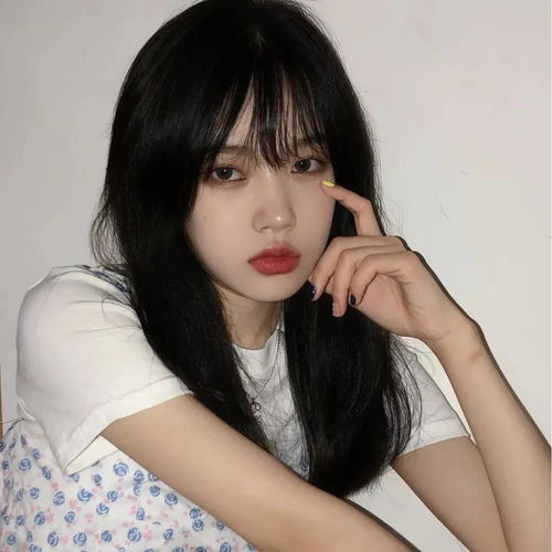  女生头像风停在窗边嘱咐你要热爱这个世界