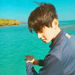  男生颓废伤感帅气头像2018最新不以爱情来剥夺自由