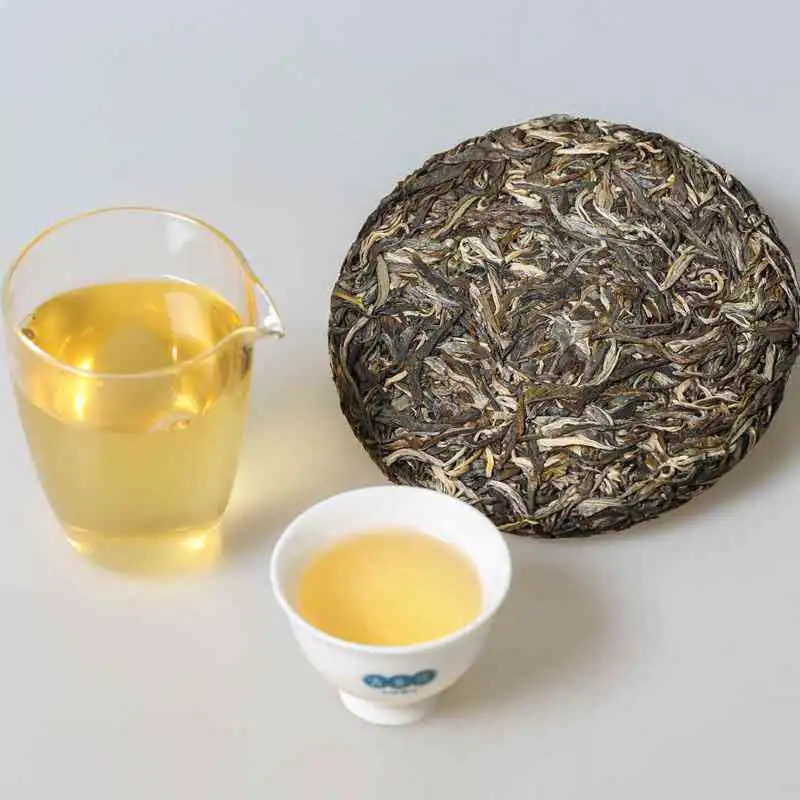  云南特色普洱茶生茶与熟茶的价格对比,珍藏版一瓶多少钱