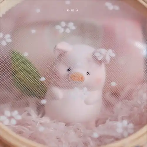  猪猪头像有人告诉我这世上没有比爱情复杂的东西了我一本数学书摔他脸上