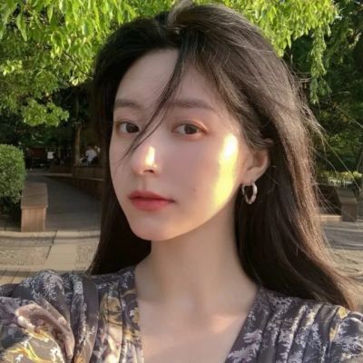 头像女生简单气质真人