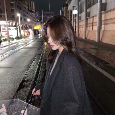 高清好看的女生头像ins高级感正脸图片