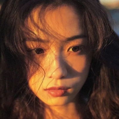  女生头像自取好看的女孩子太多了,我惊艳不了那个老头