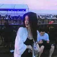  2020最潮情侣头像男女各一张