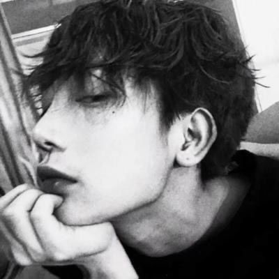 男生头像冷酷帅气侧脸侧