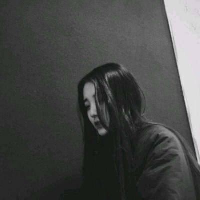  伤感黑白女生头像绝情冰冷女生悲伤头像大全