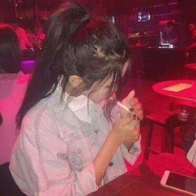  女生抽烟头像霸气社会女头像霸气十足抽烟系列