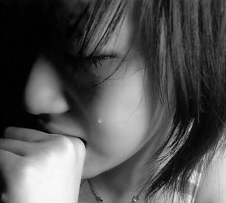 伤感头像女生想哭