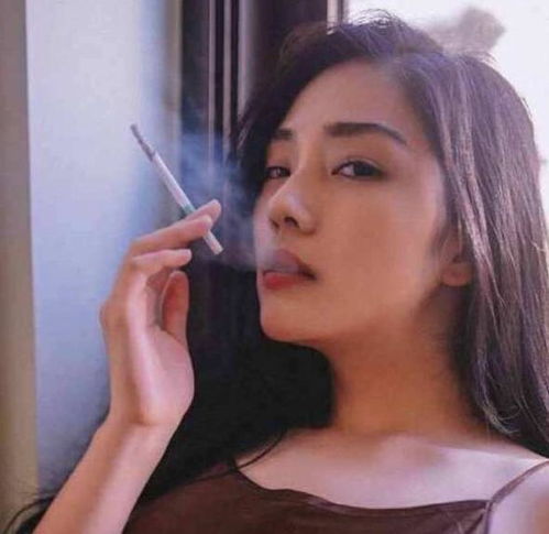  女性衰老后,身体会有这4种表现,占得越多,衰老速度越快