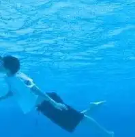  求几对蓝色背景的情侣头像越多越好不要带文字的