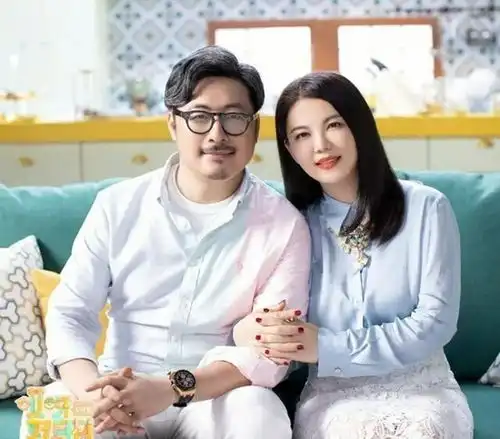  李湘与意中人拍情侣照已领证她正式下场表态